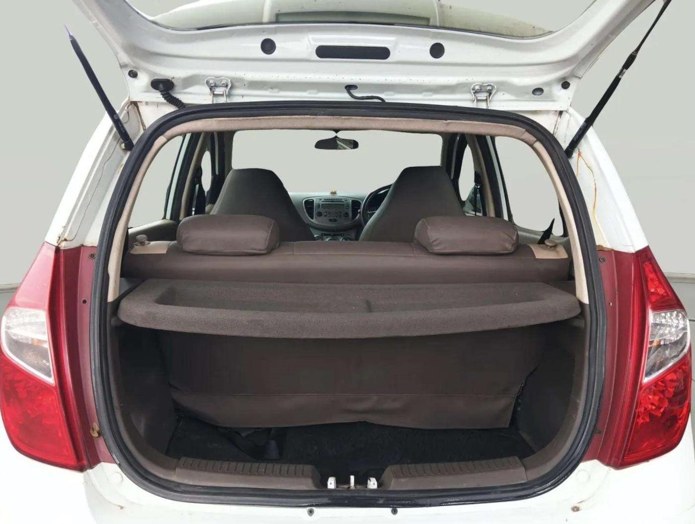 2011 Hyundai i10 SPORTZ 1.2, Petrol, Manual, 46,765 km, Boot Inside