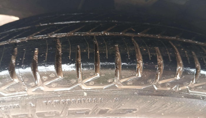 2011 Hyundai i10 SPORTZ 1.2, Petrol, Manual, 46,765 km, Left Front Tyre Tread