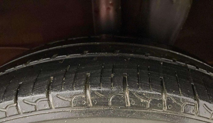 2019 Hyundai NEW SANTRO SPORTZ CNG, CNG, Manual, 83,258 km, Right Rear Tyre Tread