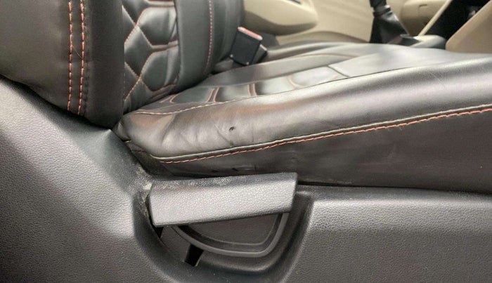 2019 Hyundai NEW SANTRO SPORTZ CNG, CNG, Manual, 83,258 km, Driver Side Adjustment Panel