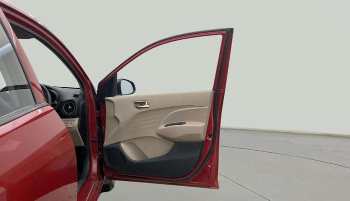2019 Hyundai NEW SANTRO SPORTZ CNG, CNG, Manual, 83,258 km, RHS Front Door