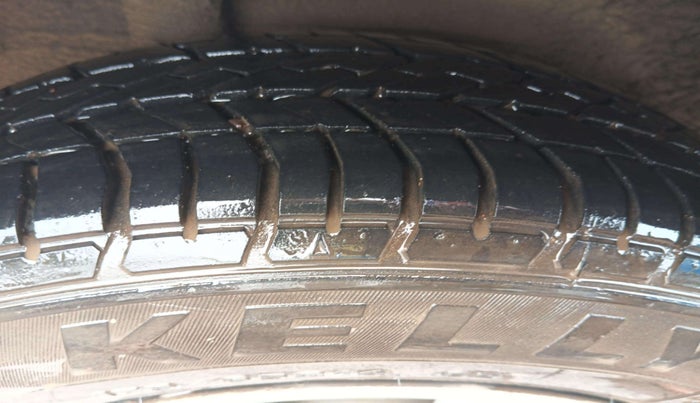 2015 Honda Amaze 1.5L I-DTEC VX, Diesel, Manual, 64,010 km, Right Rear Tyre Tread