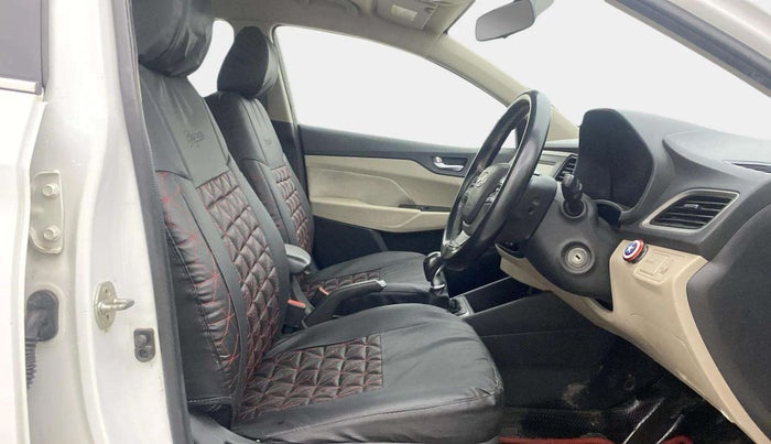 2019 Hyundai Verna 1.4 EX PETROL, CNG, Manual, 91,820 km, Right Side Front Door Cabin