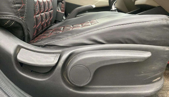 2019 Hyundai Verna 1.4 EX PETROL, CNG, Manual, 91,820 km, Driver Side Adjustment Panel