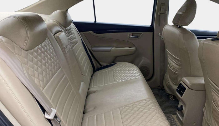 2017 Maruti Ciaz DELTA 1.4 MT PETROL, Petrol, Manual, 1,08,406 km, Right Side Rear Door Cabin