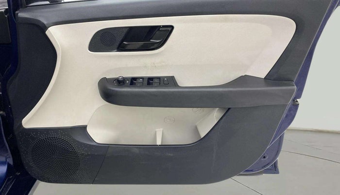 2024 Tata ALTROZ XM PLUS PETROL, Petrol, Manual, 19,571 km, Driver Side Door Panels Control