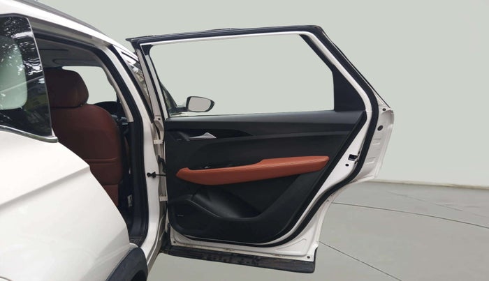 2021 MG HECTOR PLUS SELECT 2.0 DIESEL TURBO MT 7-STR, Diesel, Manual, 72,515 km, RHS Rear Door