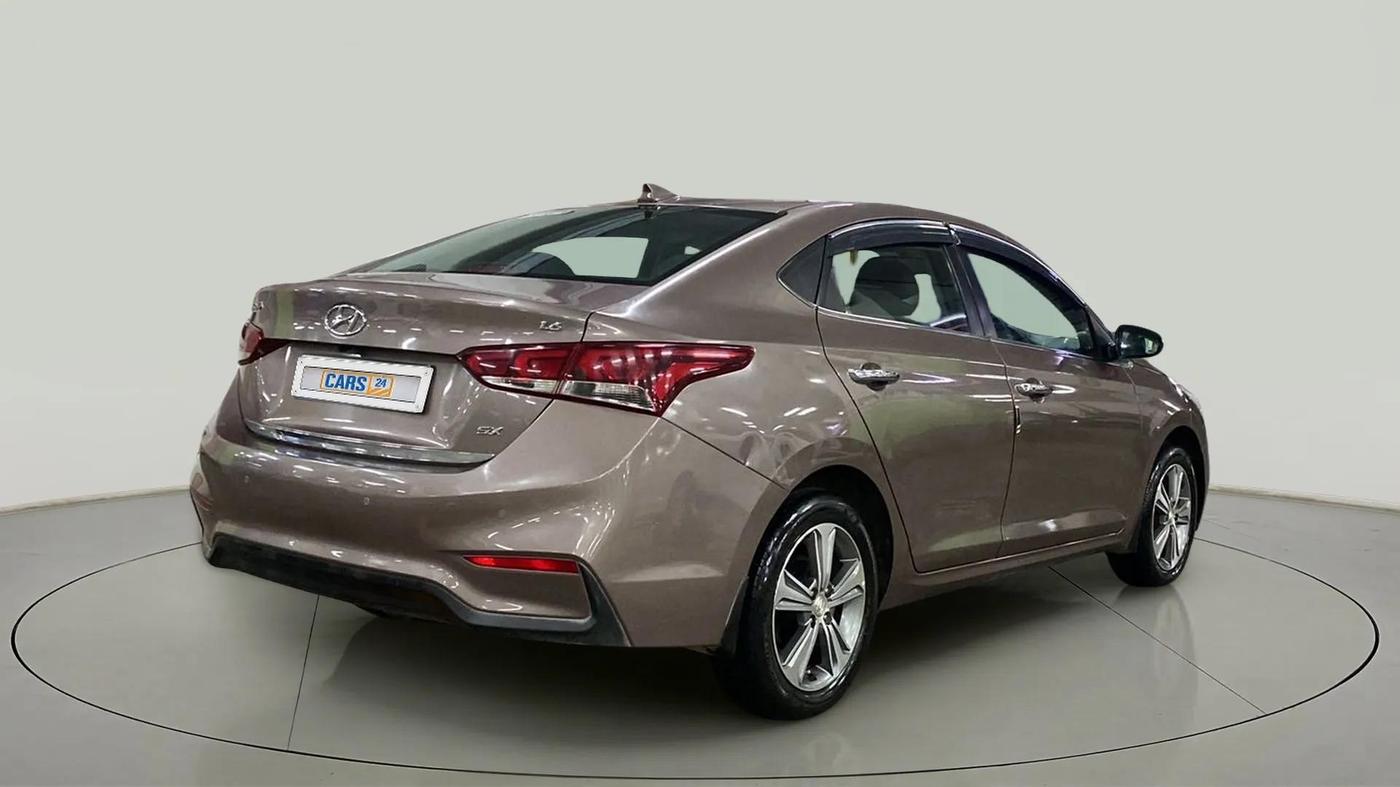 2018 Hyundai Verna 1.6 VTVT SX (O) AT, Petrol, Automatic, 51,878 km, Right Back Diagonal