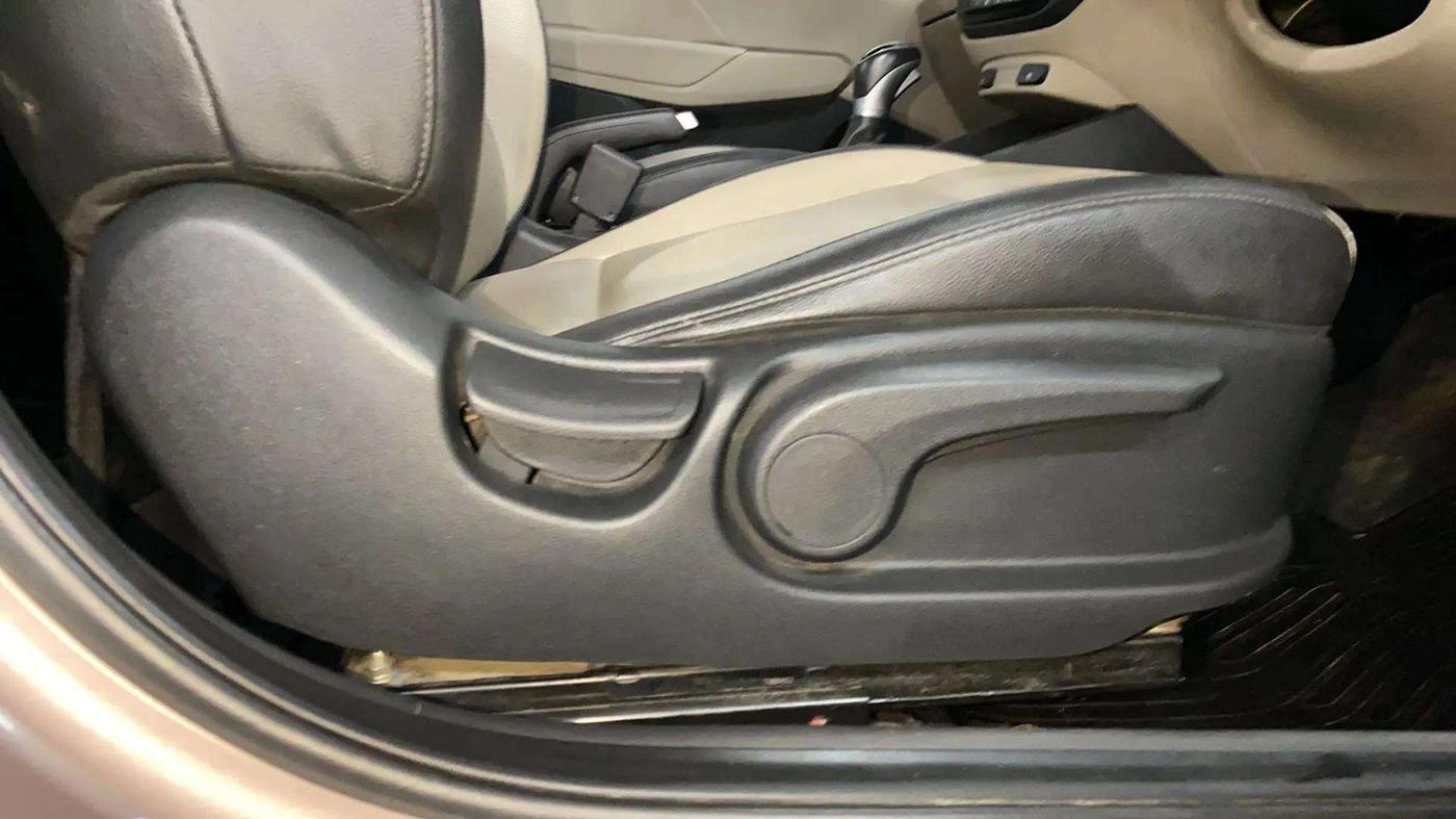 2018 Hyundai Verna 1.6 VTVT SX (O) AT, Petrol, Automatic, 51,878 km, Driver Side Adjustment Panel