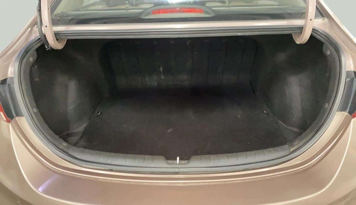 2018 Hyundai Verna 1.6 VTVT SX (O) AT, Petrol, Automatic, 51,761 km, Boot Inside