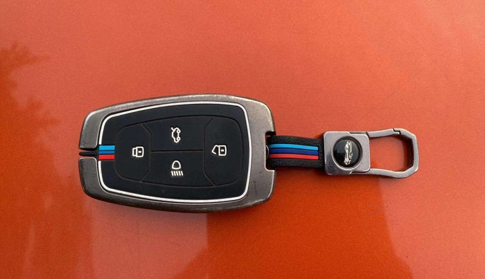 2023 Tata PUNCH CREATIVE  MT, Petrol, Manual, 19,133 km, Key Close Up