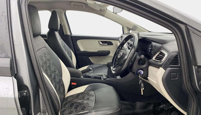 2022 Tata ALTROZ XM PLUS PETROL, Petrol, Manual, 24,189 km, Right Side Front Door Cabin