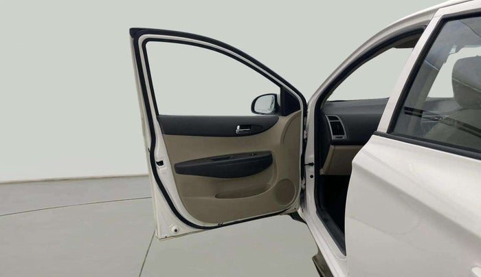 2013 Hyundai i20 MAGNA (O) 1.2, Petrol, Manual, 62,986 km, LHS Front Door