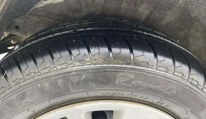 2013 Hyundai i20 MAGNA (O) 1.2, Petrol, Manual, 62,986 km, Right Rear Tyre Tread