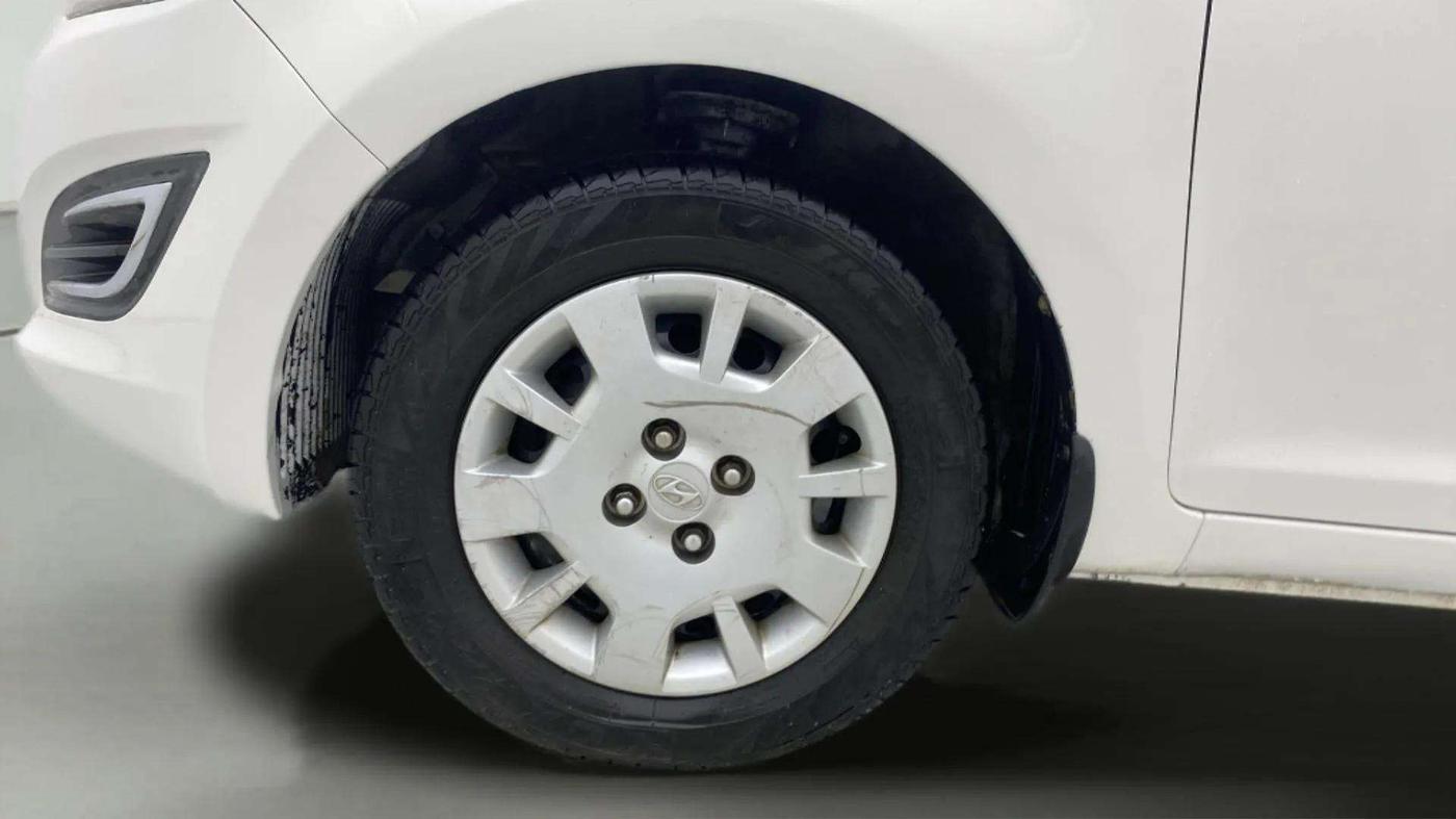 2013 Hyundai i20 MAGNA (O) 1.2, Petrol, Manual, 62,986 km, Left Front Wheel