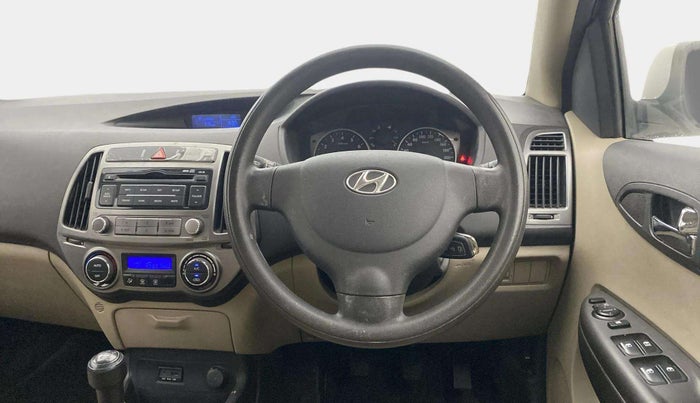 2013 Hyundai i20 MAGNA (O) 1.2, Petrol, Manual, 62,986 km, Steering Wheel Close Up