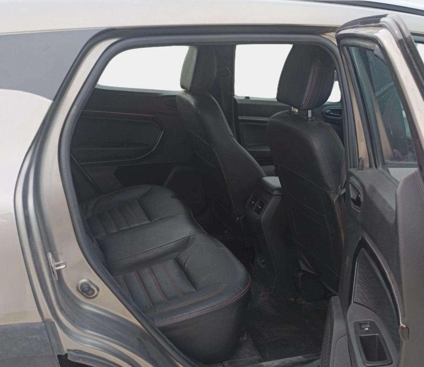 2021 Renault Kiger RXL MT, Petrol, Manual, 54,116 km, Right Side Rear Door Cabin