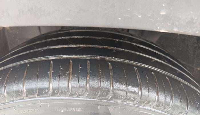 2021 Renault Kiger RXL MT, Petrol, Manual, 54,116 km, Left Front Tyre Tread