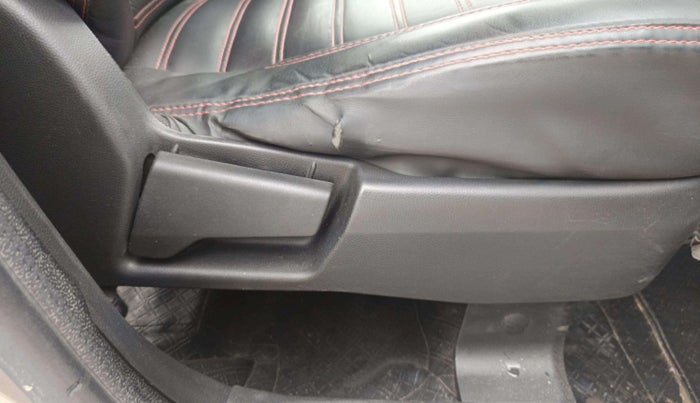 2021 Renault Kiger RXL MT, Petrol, Manual, 54,116 km, Driver Side Adjustment Panel