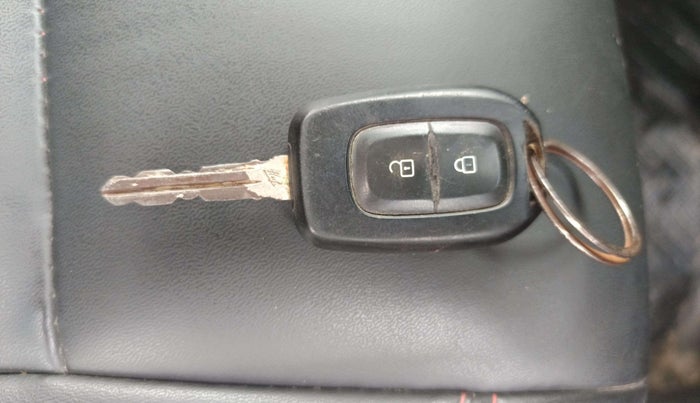 2021 Renault Kiger RXL MT, Petrol, Manual, 54,116 km, Key Close Up