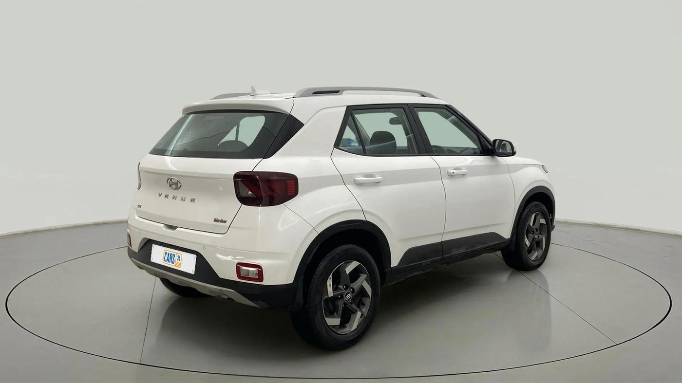 2020 Hyundai VENUE SX 1.5 CRDI, Diesel, Manual, 1,03,762 km, Right Back Diagonal