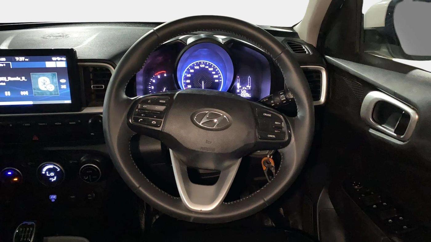 2020 Hyundai VENUE SX 1.5 CRDI, Diesel, Manual, 1,03,762 km, Steering Wheel Close Up