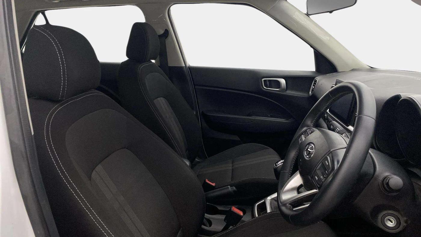 2020 Hyundai VENUE SX 1.5 CRDI, Diesel, Manual, 1,03,762 km, Right Side Front Door Cabin