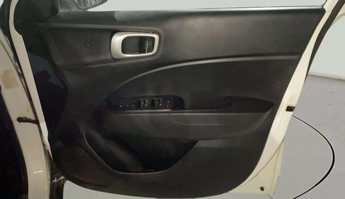 2020 Hyundai VENUE SX 1.4 CRDI, Diesel, Manual, 1,03,676 km, Driver Side Door Panels Control