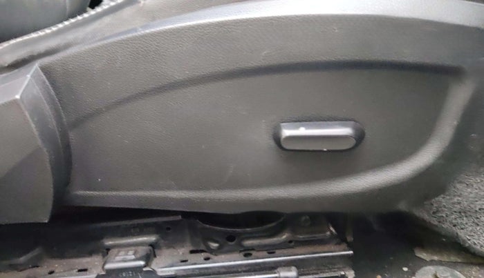 2013 Chevrolet Cruze LTZ, Diesel, Manual, 30,696 km, Driver Side Adjustment Panel