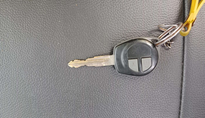 2013 Maruti Swift VDI ABS, Diesel, Manual, 1,81,749 km, Key Close Up