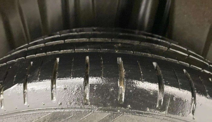 2022 Maruti Baleno ALPHA 1.2 AGS, Petrol, Automatic, 38,275 km, Left Rear Tyre Tread