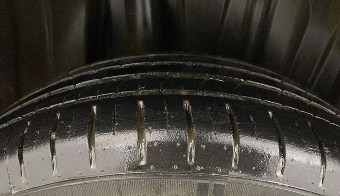 2022 Maruti Baleno ALPHA 1.2 AGS, Petrol, Automatic, 38,275 km, Right Rear Tyre Tread