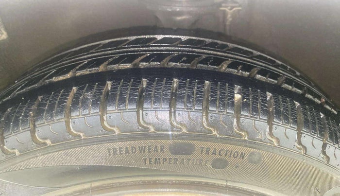2015 Maruti Alto K10 VXI AMT, Petrol, Automatic, 51,524 km, Left Front Tyre Tread