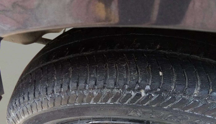 2017 Maruti Alto K10 VXI (O), Petrol, Manual, 42,735 km, Left Front Tyre Tread