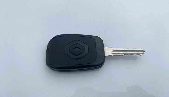 2024 Renault TRIBER RXT, Petrol, Manual, 5,267 km, Key Close Up