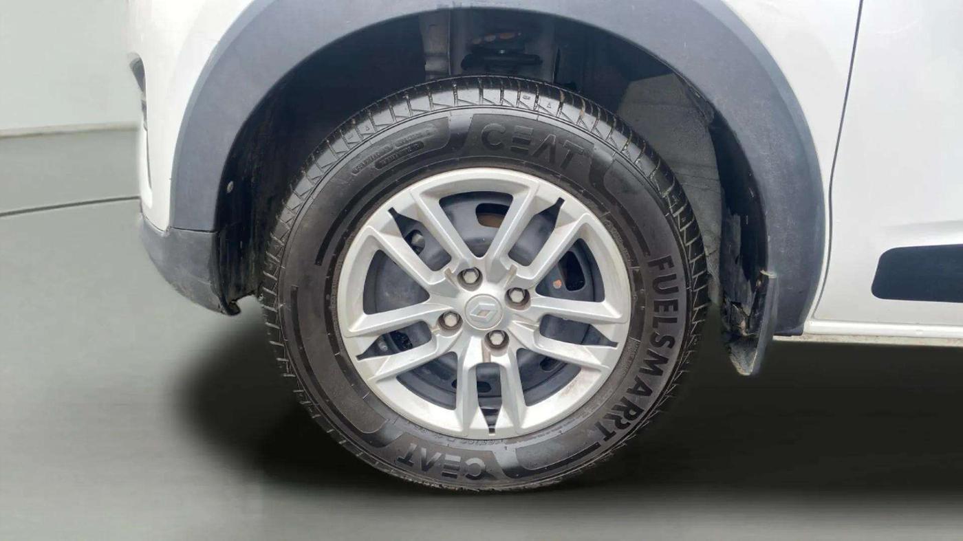 2024 Renault TRIBER RXT, Petrol, Manual, 5,302 km, Left Front Wheel