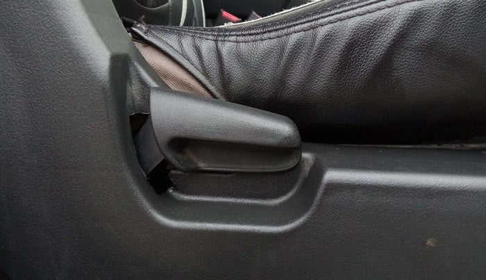 2015 Maruti Wagon R 1.0 VXI, Petrol, Manual, 76,427 km, Driver Side Adjustment Panel