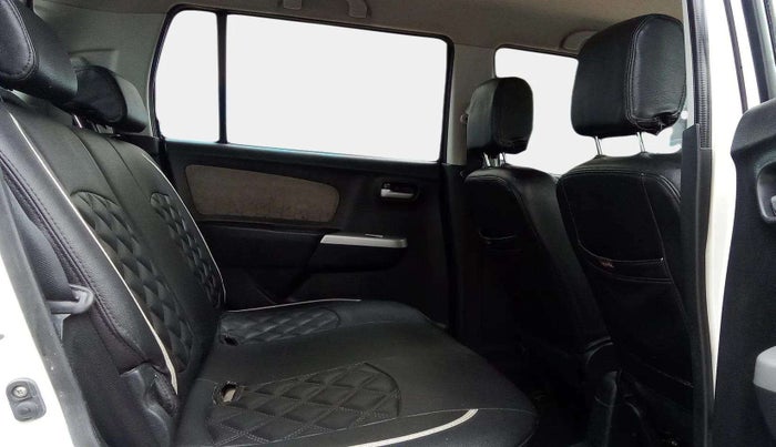 2015 Maruti Wagon R 1.0 VXI, Petrol, Manual, 76,427 km, Right Side Rear Door Cabin