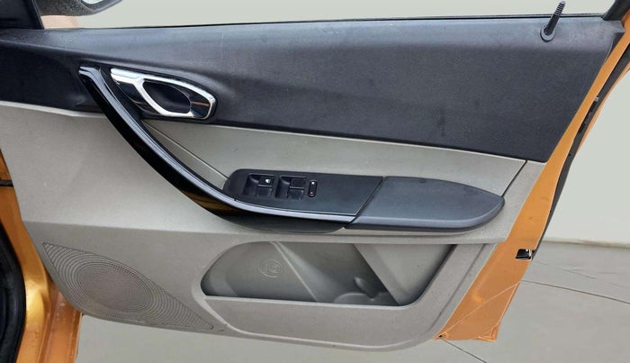 2018 Tata Tiago XZA PETROL, Petrol, Automatic, 75,336 km, Driver Side Door Panels Control