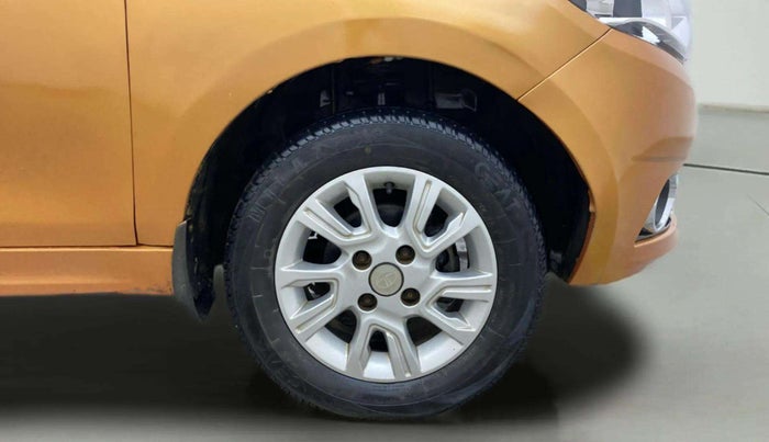 2018 Tata Tiago XZA PETROL, Petrol, Automatic, 75,336 km, Right Front Wheel