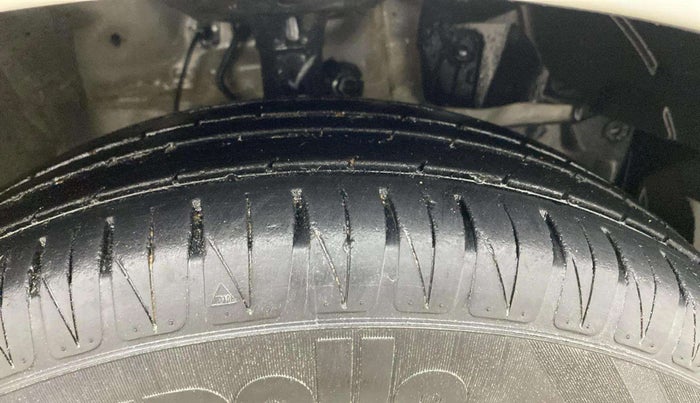 2016 Honda Jazz 1.2L I-VTEC V AT, Petrol, Automatic, 51,657 km, Right Front Tyre Tread