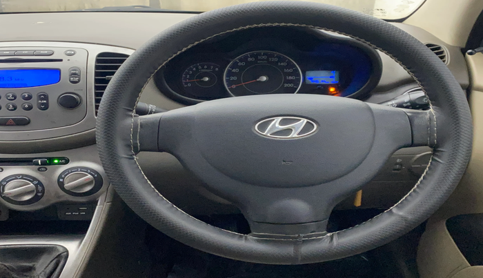 2015 Hyundai i10 SPORTZ 1.1 IRDE2, Petrol, Manual, 74,513 km, Steering Wheel Close Up