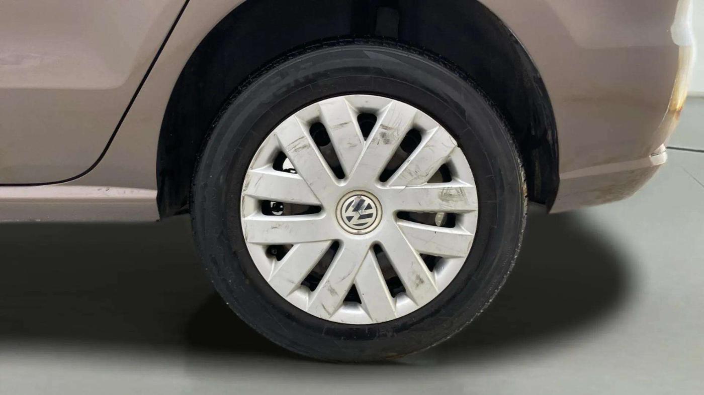 2017 Volkswagen Ameo COMFORTLINE PLUS 1.2L, Petrol, Manual, 74,205 km, Left Rear Wheel