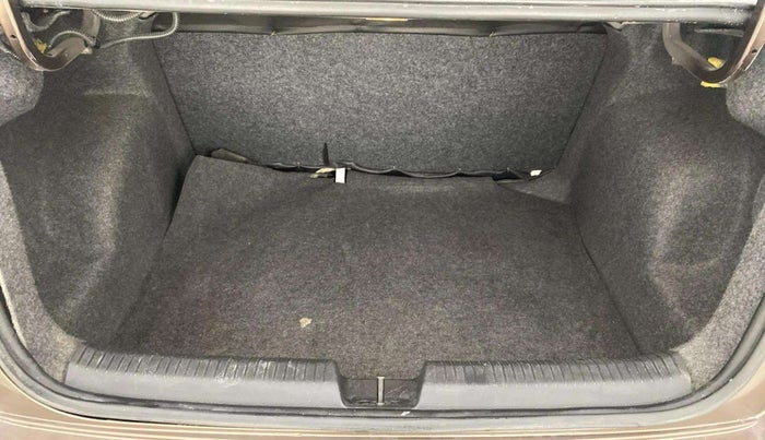 2017 Volkswagen Ameo COMFORTLINE PLUS 1.2L, Petrol, Manual, 74,144 km, Boot Inside
