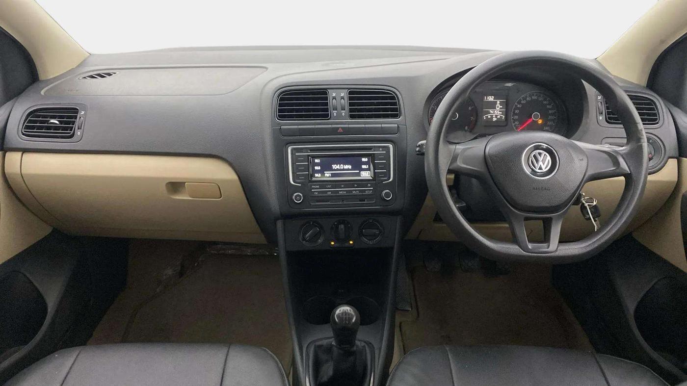 2017 Volkswagen Ameo COMFORTLINE PLUS 1.2L, Petrol, Manual, 74,205 km, Dashboard