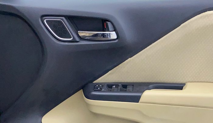 2020 Honda City 1.5L I-VTE V CVT, Petrol, Automatic, 61,912 km, Driver Side Door Panels Control