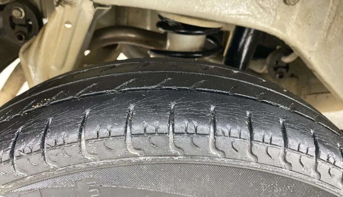 2016 Maruti Alto 800 LXI, Petrol, Manual, 28,814 km, Right Rear Tyre Tread