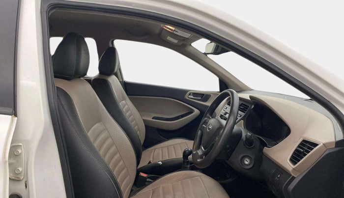 2016 Hyundai Elite i20 SPORTZ 1.2, Petrol, Manual, 71,592 km, Right Side Front Door Cabin
