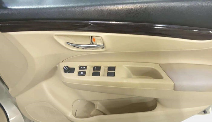 2018 Maruti Ciaz DELTA 1.4 MT PETROL, Petrol, Manual, 97,018 km, Driver Side Door Panels Control