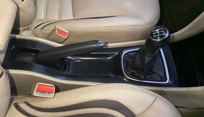 2018 Maruti Ciaz DELTA 1.4 MT PETROL, Petrol, Manual, 97,018 km, Gear Lever
